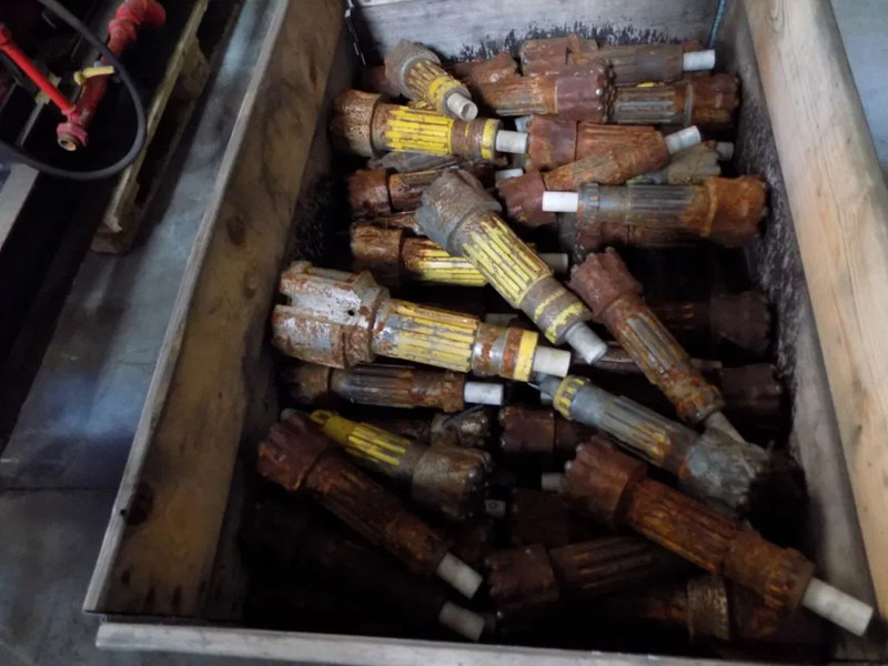 Diversen Sandvik Atlas copco Halco Drill Head rock bit 3.5 and 4 inch - Drilling rig: picture 5 Diversen Sandvik Atlas copco Halco Drill Head rock bit 3.5 and 4 inch - Drilling rig: picture 5