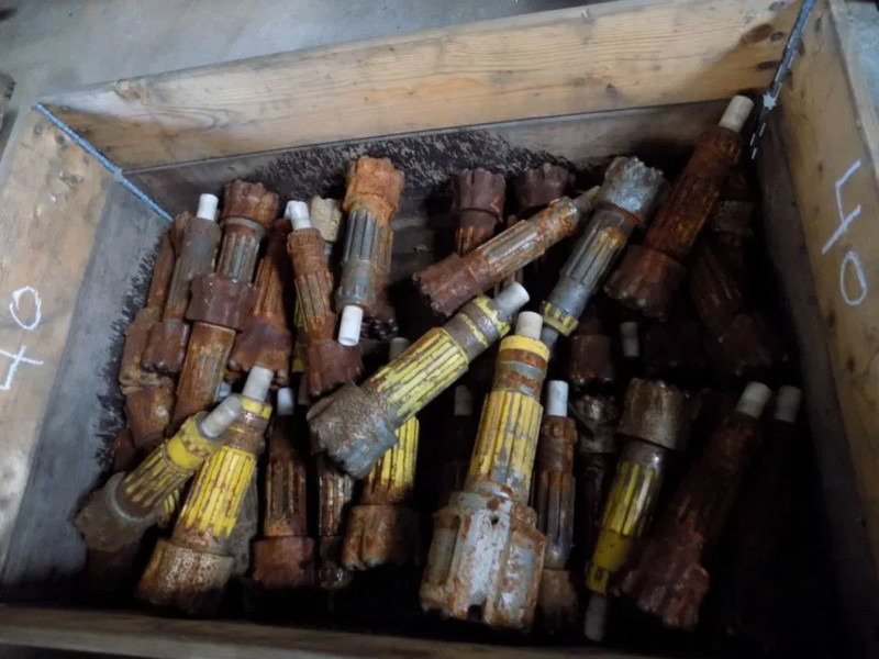Diversen Sandvik Atlas copco Halco Drill Head rock bit 3.5 and 4 inch - Drilling rig: picture 4 Diversen Sandvik Atlas copco Halco Drill Head rock bit 3.5 and 4 inch - Drilling rig: picture 4
