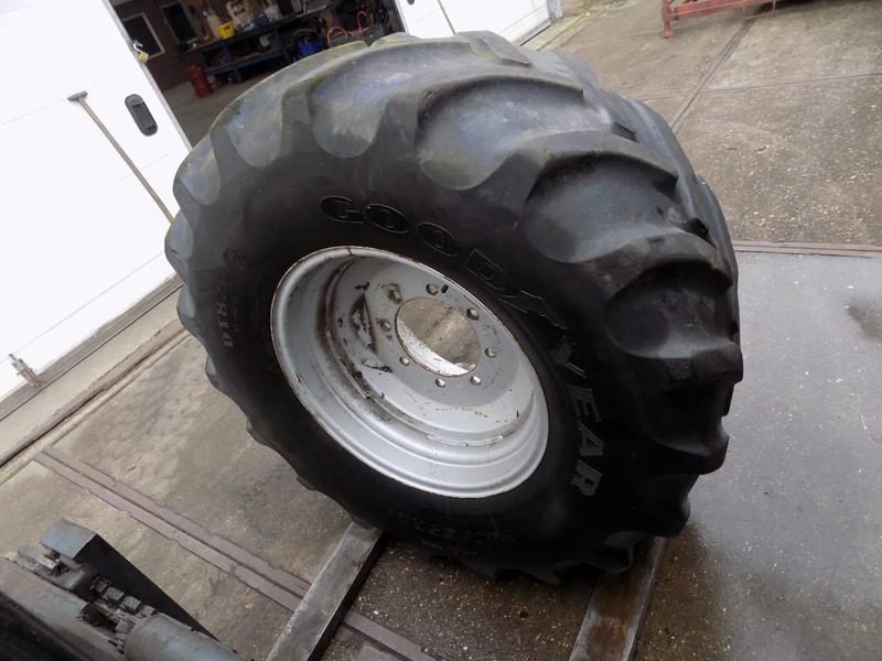 Combine harvester GOOD YEAR banden met velg good year banden met velg 540/65 R 24: picture 6