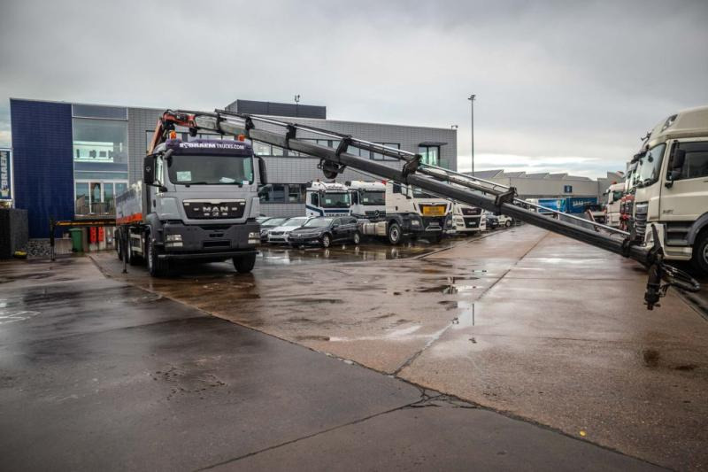 MAN TGS 35.440 BL - PK 33002/8xhydr. - Dropside/ Flatbed truck, Crane truck: picture 1 MAN TGS 35.440 BL - PK 33002/8xhydr. - Dropside/ Flatbed truck, Crane truck: picture 1