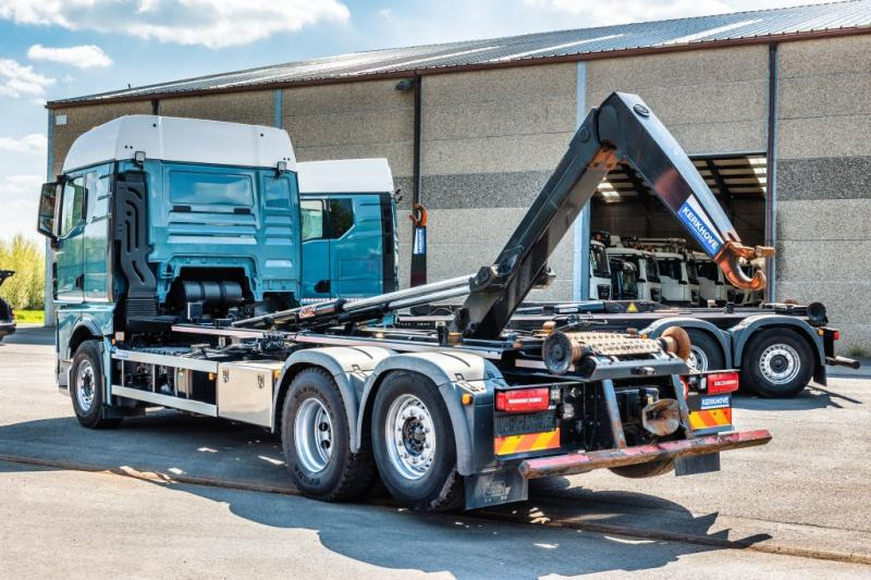 MAN TGX 26.470 6X2-4 LL +AJK - Hook lift truck: picture 3 MAN TGX 26.470 6X2-4 LL +AJK - Hook lift truck: picture 3