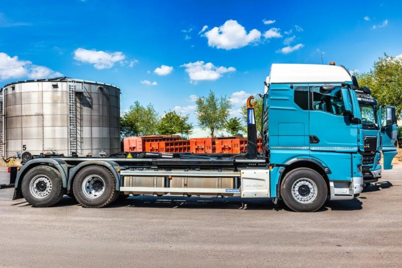 MAN TGX 26.510 6x2-4 LL + AJK - Hook lift truck: picture 2 MAN TGX 26.510 6x2-4 LL + AJK - Hook lift truck: picture 2