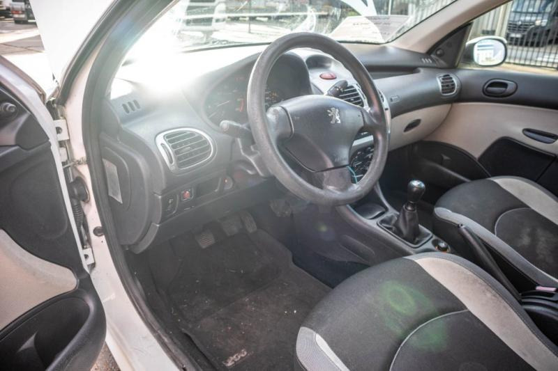 Car Peugeot 206 SW: picture 7