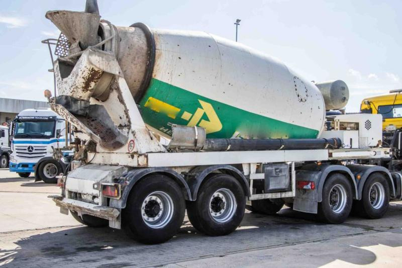 TURBO'S HOET BETON MIXER/MALAXEUR/MISCHER 10M3 +MOTOR/MOTEUR - Concrete mixer semi-trailer: picture 3 TURBO'S HOET BETON MIXER/MALAXEUR/MISCHER 10M3 +MOTOR/MOTEUR - Concrete mixer semi-trailer: picture 3