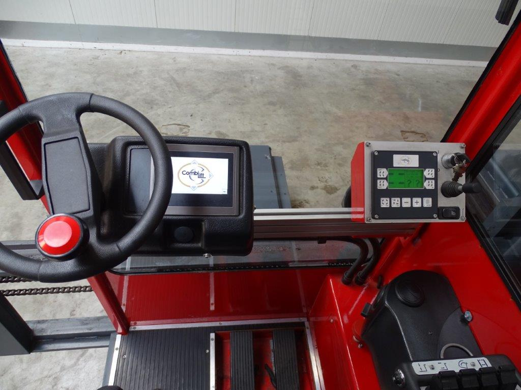 Combilift ESL5067 - REIFEN SE -TRIPLEX - 4-way reach truck: picture 3 Combilift ESL5067 - REIFEN SE -TRIPLEX - 4-way reach truck: picture 3