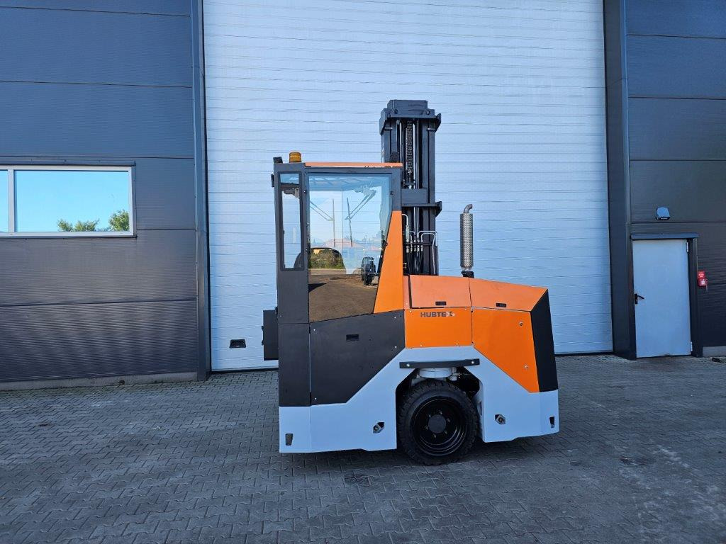 Hubtex DQX45-D - 4-way reach truck: picture 4 Hubtex DQX45-D - 4-way reach truck: picture 4