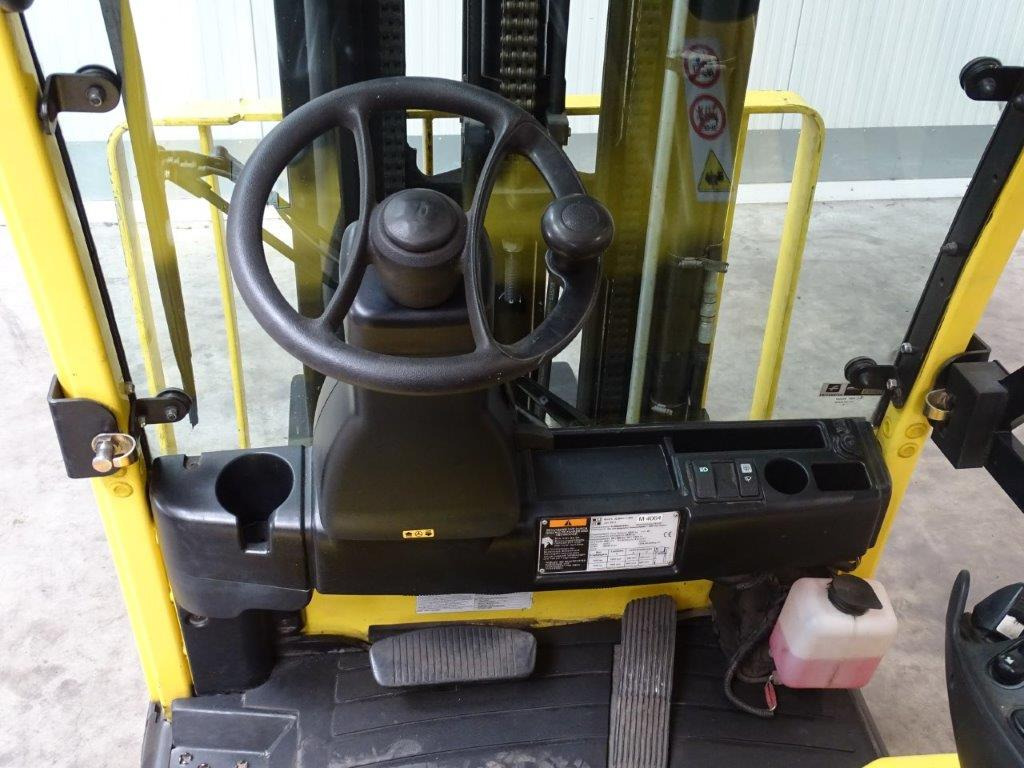 Electric forklift Hyster J2.0XNT: picture 8