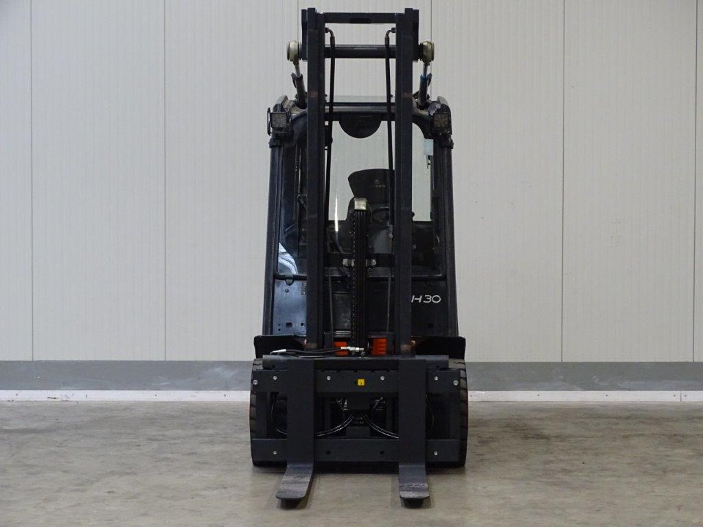 Linde H30D - Diesel forklift: picture 5 Linde H30D - Diesel forklift: picture 5