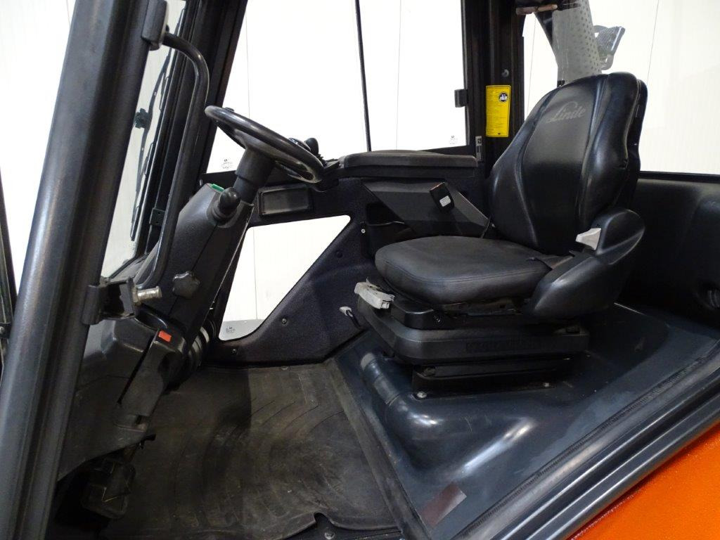 Diesel forklift Linde H30D - TRIPLEX: picture 7 Diesel forklift Linde H30D - TRIPLEX: picture 7