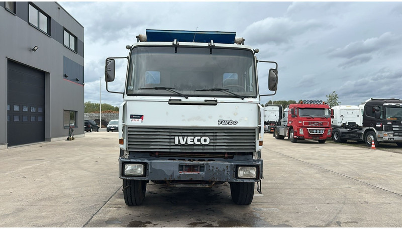 Iveco MAGIRUS 260 - 34 (LAMES / GRAND PONT / STEEL SUSP. / BIG AXLE / MANUAL PUMP) - Tipper: picture 4 Iveco MAGIRUS 260 - 34 (LAMES / GRAND PONT / STEEL SUSP. / BIG AXLE / MANUAL PUMP) - Tipper: picture 4