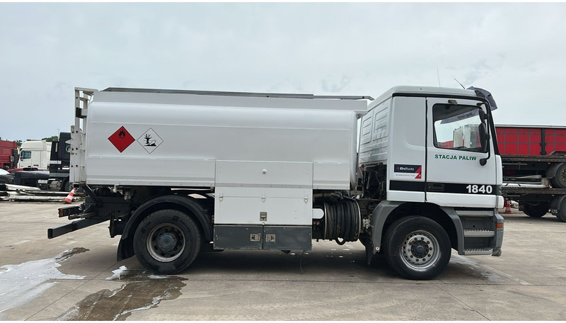 Mercedes-Benz Actros 1840 (EPS / 13650L / LAMES DEVANT / FRONT STEEL / V6 / 3 PEDALES) - Tank truck: picture 4 Mercedes-Benz Actros 1840 (EPS / 13650L / LAMES DEVANT / FRONT STEEL / V6 / 3 PEDALES) - Tank truck: picture 4