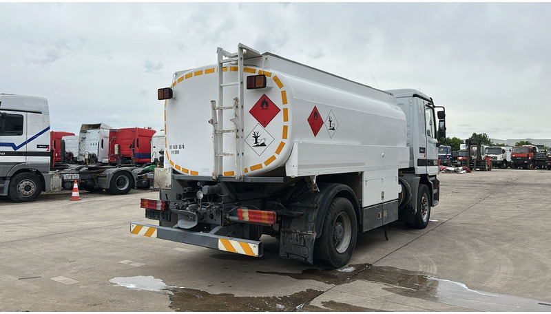 Mercedes-Benz Actros 1840 (EPS / 13650L / LAMES DEVANT / FRONT STEEL / V6 / 3 PEDALES) - Tank truck: picture 5 Mercedes-Benz Actros 1840 (EPS / 13650L / LAMES DEVANT / FRONT STEEL / V6 / 3 PEDALES) - Tank truck: picture 5