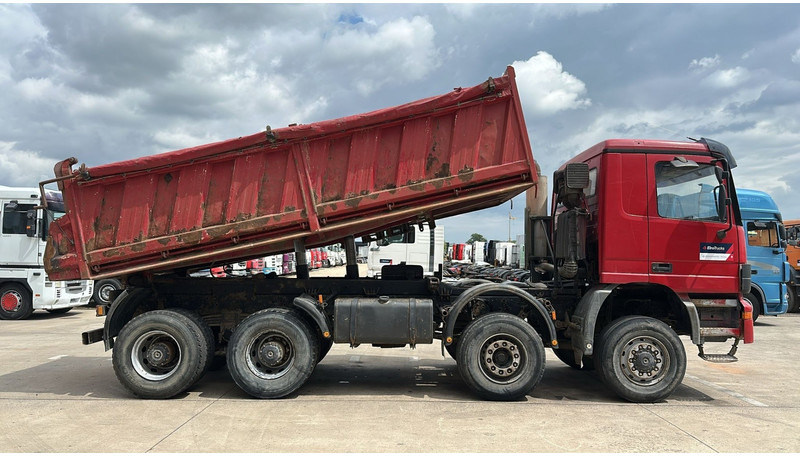 Mercedes-Benz Actros 4143 (8X6 / LAMES / EPS / V6 / GRAND PONT / BIG AXLE / 3 PEDALES) - Tipper: picture 5 Mercedes-Benz Actros 4143 (8X6 / LAMES / EPS / V6 / GRAND PONT / BIG AXLE / 3 PEDALES) - Tipper: picture 5