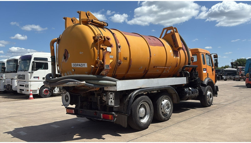 Mercedes-Benz SK 2426 (15000 L / VACUUM / BIG AXLE / MANUAL GEARBOX / TOP CONDITION) - Vacuum truck: picture 5 Mercedes-Benz SK 2426 (15000 L / VACUUM / BIG AXLE / MANUAL GEARBOX / TOP CONDITION) - Vacuum truck: picture 5