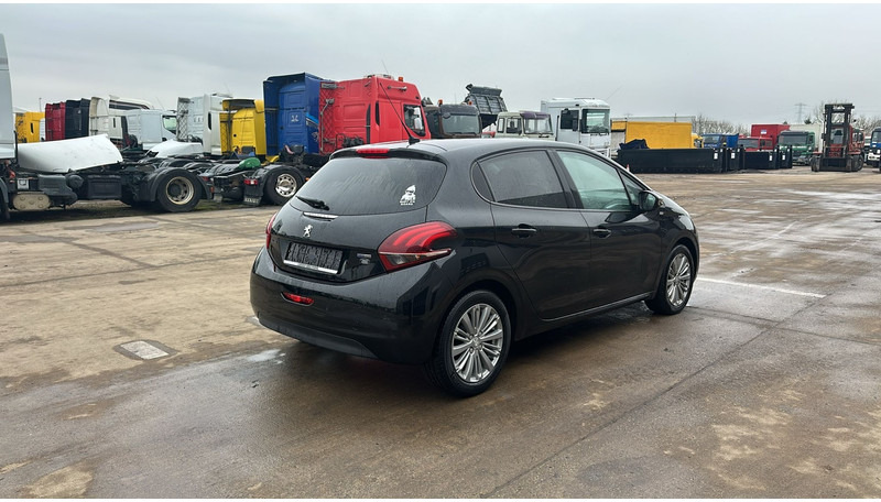 Peugeot 208 (BELGIAN CAR / AIRCO / 5 DOORS / PETROL) - Hatchback: picture 5 Peugeot 208 (BELGIAN CAR / AIRCO / 5 DOORS / PETROL) - Hatchback: picture 5