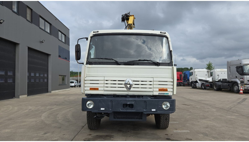 Renault G 300 Manager (POMPE MANUELLE / GRUE COPMA 90.2 / LAMES / 6X4 / GRAND PONT) - Tipper, Crane truck: picture 2 Renault G 300 Manager (POMPE MANUELLE / GRUE COPMA 90.2 / LAMES / 6X4 / GRAND PONT) - Tipper, Crane truck: picture 2