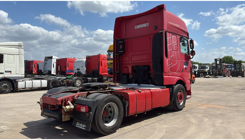 DAF XF 460 (BELGIAN TRUCK / RETARDER / EURO 6 / STANDKLIMA / 2 TANKS / FULL SPOILERS) - Tractor unit: picture 5 DAF XF 460 (BELGIAN TRUCK / RETARDER / EURO 6 / STANDKLIMA / 2 TANKS / FULL SPOILERS) - Tractor unit: picture 5