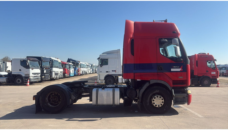 Renault Premium 420 (BOITE MANUELLE / MANUAL GEARBOX) - Tractor unit: picture 4 Renault Premium 420 (BOITE MANUELLE / MANUAL GEARBOX) - Tractor unit: picture 4
