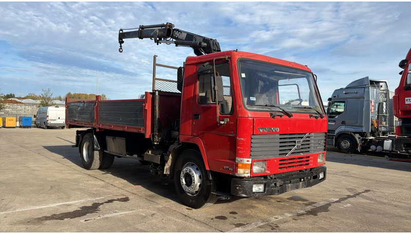 Volvo FL 10 - 320 (MANUAL PUMP / STEEL SUSP. / CRANE / LAMES / POMPE MANUELLE) - Dropside/ Flatbed truck, Crane truck: picture 3 Volvo FL 10 - 320 (MANUAL PUMP / STEEL SUSP. / CRANE / LAMES / POMPE MANUELLE) - Dropside/ Flatbed truck, Crane truck: picture 3