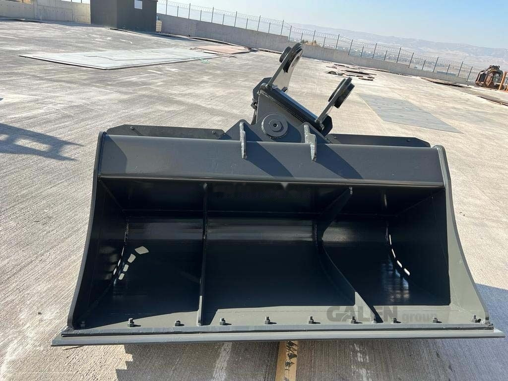 Caterpillar 320 Tilt Bucket - Excavator bucket: picture 5 Caterpillar 320 Tilt Bucket - Excavator bucket: picture 5