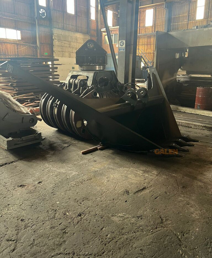 Komatsu PC300 Trapeze Bucket - Excavator bucket: picture 3 Komatsu PC300 Trapeze Bucket - Excavator bucket: picture 3