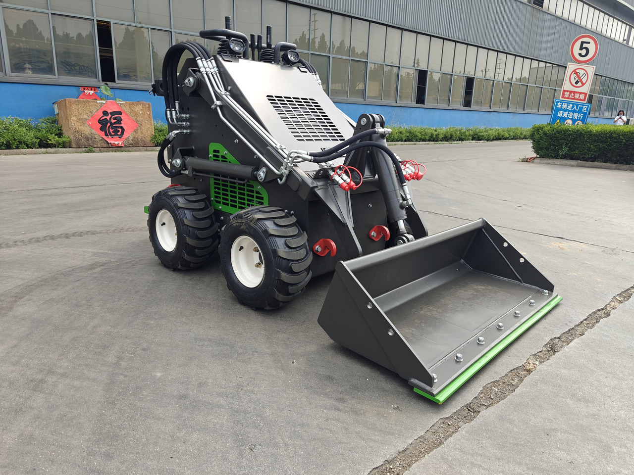 WCM-SL380 - Skid steer loader: picture 5 WCM-SL380 - Skid steer loader: picture 5