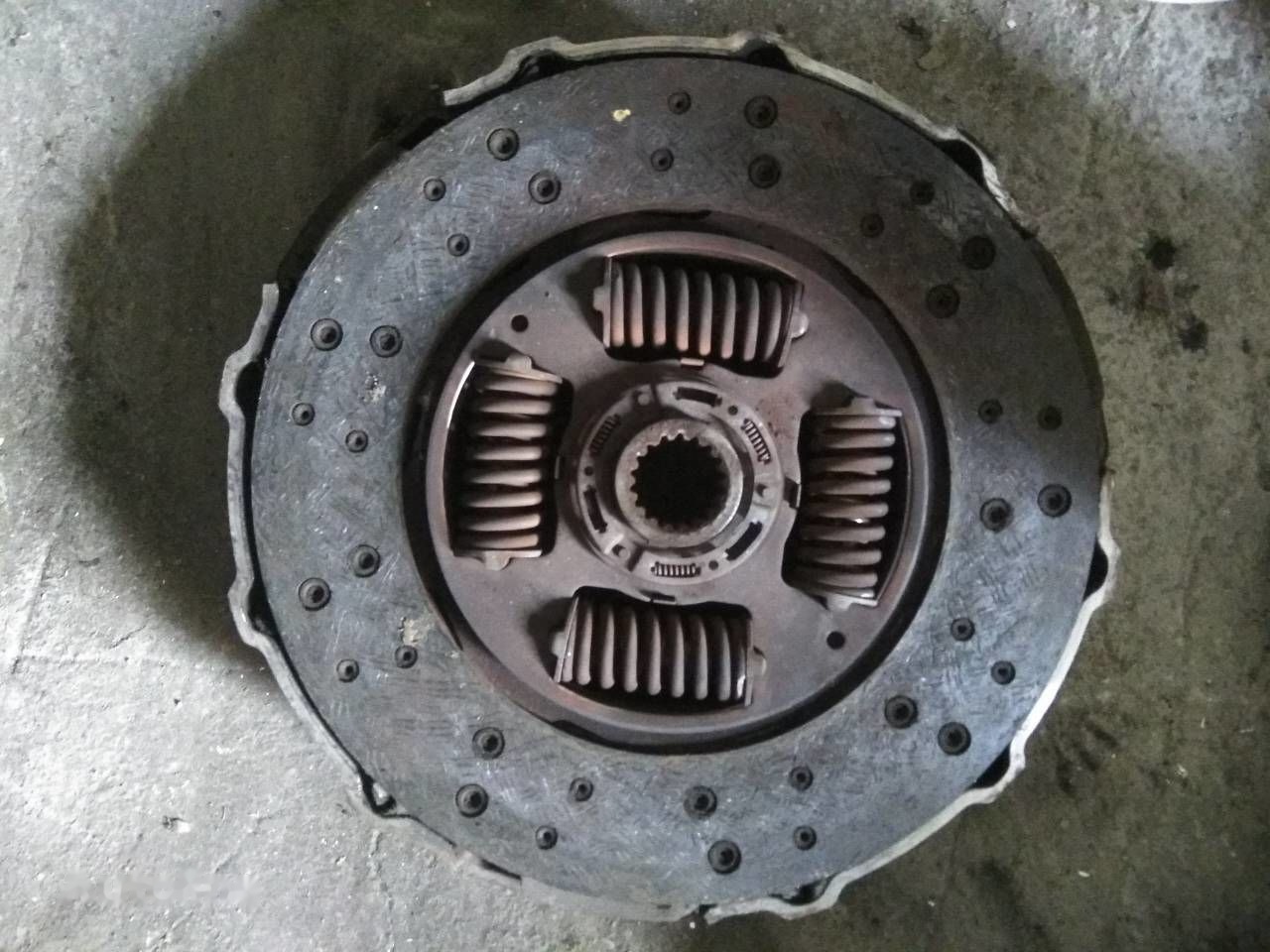 Mercedes-Benz OM904LA Mercedes-Benz Atego - Clutch cover for Truck: picture 1 Mercedes-Benz OM904LA Mercedes-Benz Atego - Clutch cover for Truck: picture 1