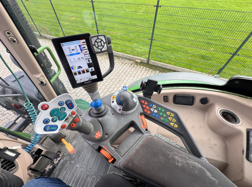 Farm tractor FENDT 513 Vario S4 PowerPlus: picture 19 Farm tractor FENDT 513 Vario S4 PowerPlus: picture 19