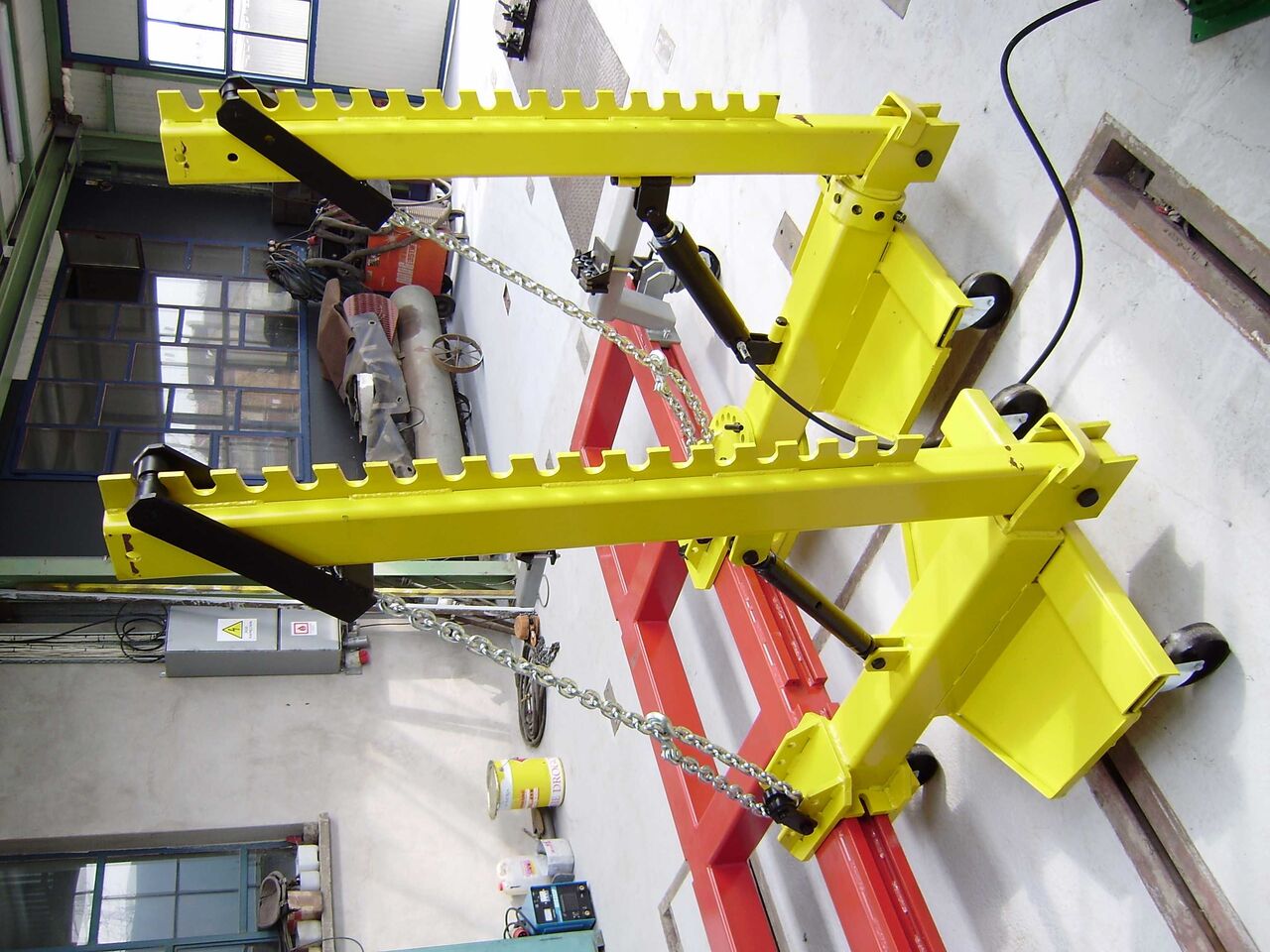 Tapka Bodywork Straightening Bench with Dozer (3000x920) / Tapka Karosserie Richtbank mit Dozer (3000x920) / Tapka Karosářská Rovnáci Lavička s Dozerem (3000x920) / Tapka Banc de Dreptare Caroserie cu - Workshop equipment: picture 2 Tapka Bodywork Straightening Bench with Dozer (3000x920) / Tapka Karosserie Richtbank mit Dozer (3000x920) / Tapka Karosářská Rovnáci Lavička s Dozerem (3000x920) / Tapka Banc de Dreptare Caroserie cu - Workshop equipment: picture 2