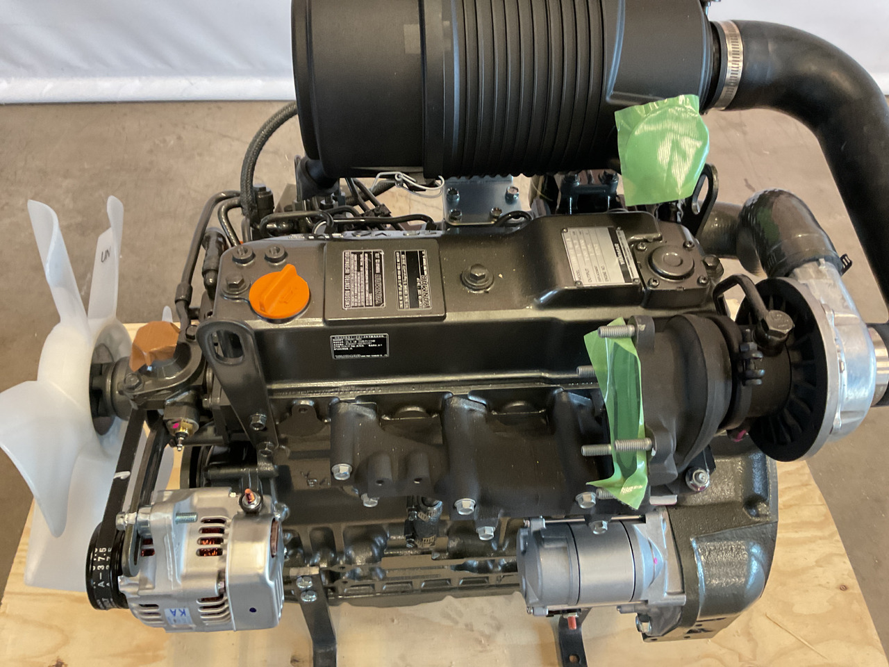 Yanmar 4TNV84T - Engine: picture 3 Yanmar 4TNV84T - Engine: picture 3