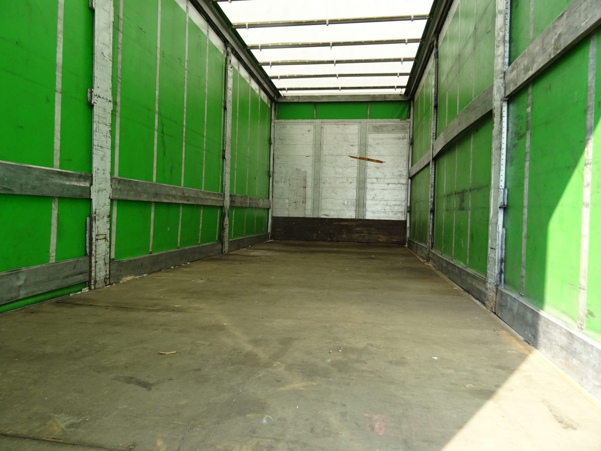 Curtainsider truck VOLVO FM9 R 62: picture 7
