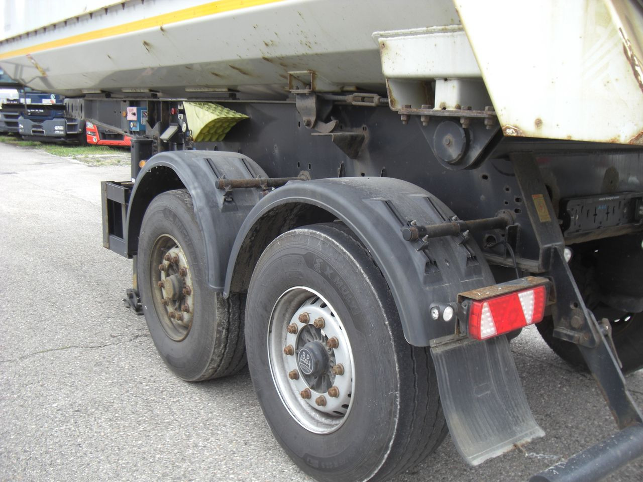 Koegel SKM18 / KIPPZYLINDER FEST - Tipper semi-trailer: picture 5 Koegel SKM18 / KIPPZYLINDER FEST - Tipper semi-trailer: picture 5