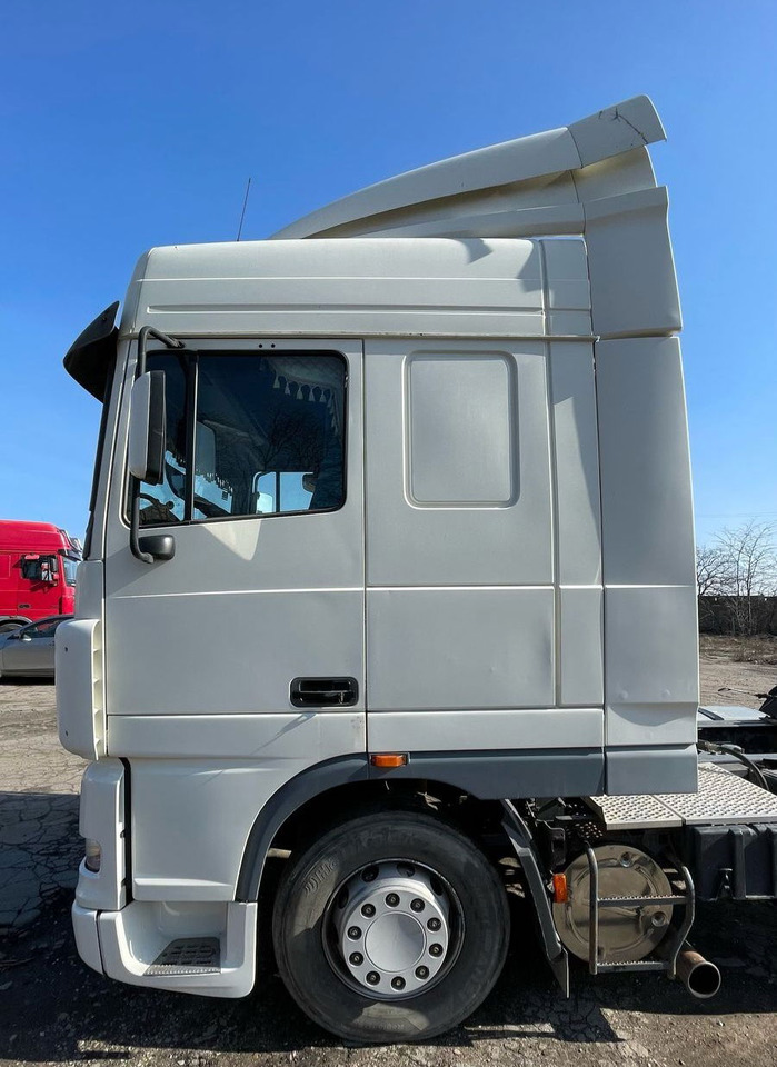 DAF XF 95.430 Tractor head 4x2 - Tractor unit: picture 2 DAF XF 95.430 Tractor head 4x2 - Tractor unit: picture 2