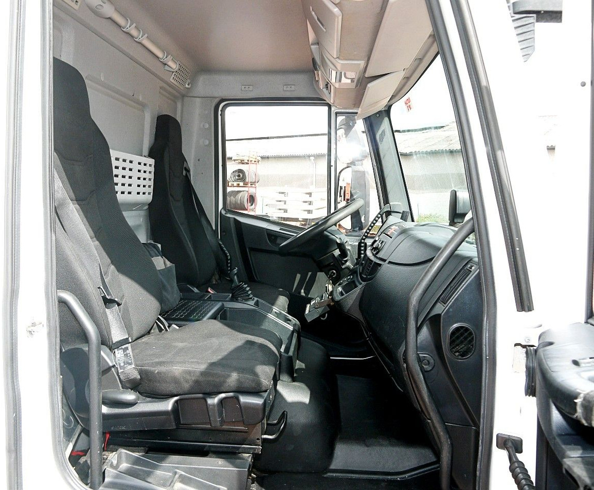 Refrigerator truck Iveco 100E19 KUHLKOFFER CARRIER SUPRA 550 luft fed A/C: picture 14