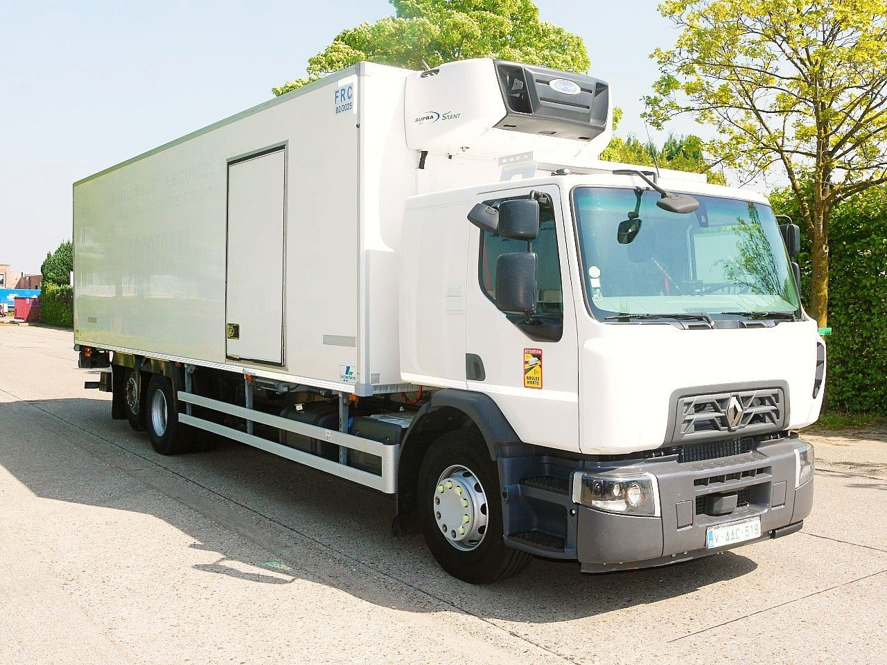 Renault D 26.320 6x2 KUHLKOFFER CARRIER SUPRA 850 XL CAB - Refrigerator truck: picture 5 Renault D 26.320 6x2 KUHLKOFFER CARRIER SUPRA 850 XL CAB - Refrigerator truck: picture 5