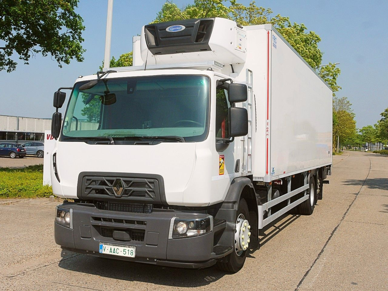 Renault D 26.320 6x2 KUHLKOFFER CARRIER SUPRA 850 XL CAB - Refrigerator truck: picture 1 Renault D 26.320 6x2 KUHLKOFFER CARRIER SUPRA 850 XL CAB - Refrigerator truck: picture 1