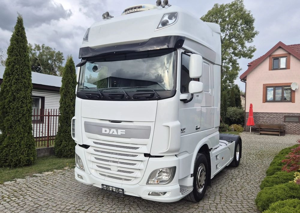DAF XF106 - Tractor unit: picture 1 DAF XF106 - Tractor unit: picture 1