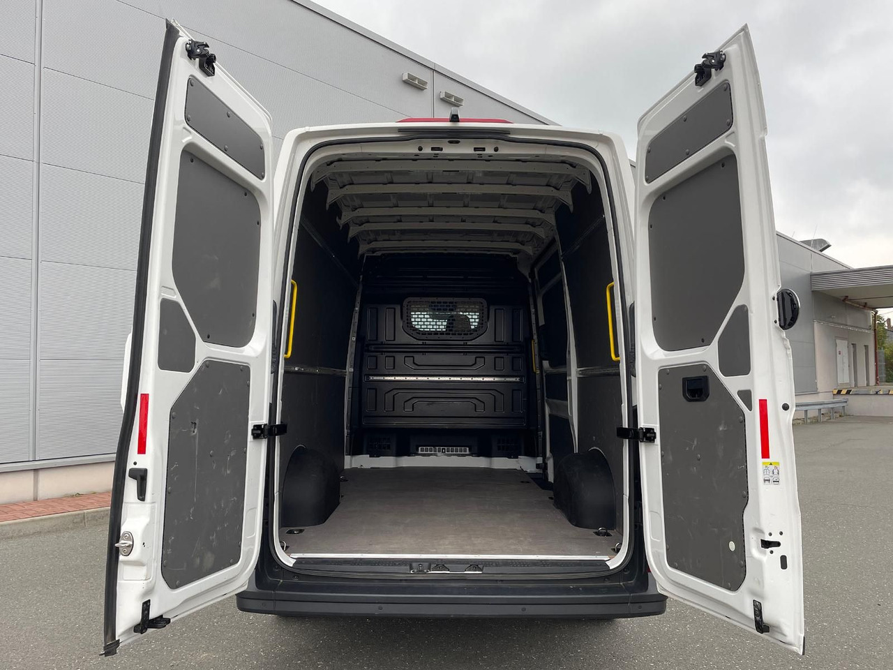 Passenger van Volkswagen Crafter Kasten 35 L3H3 KAMERA SITZHZ DAB: picture 32