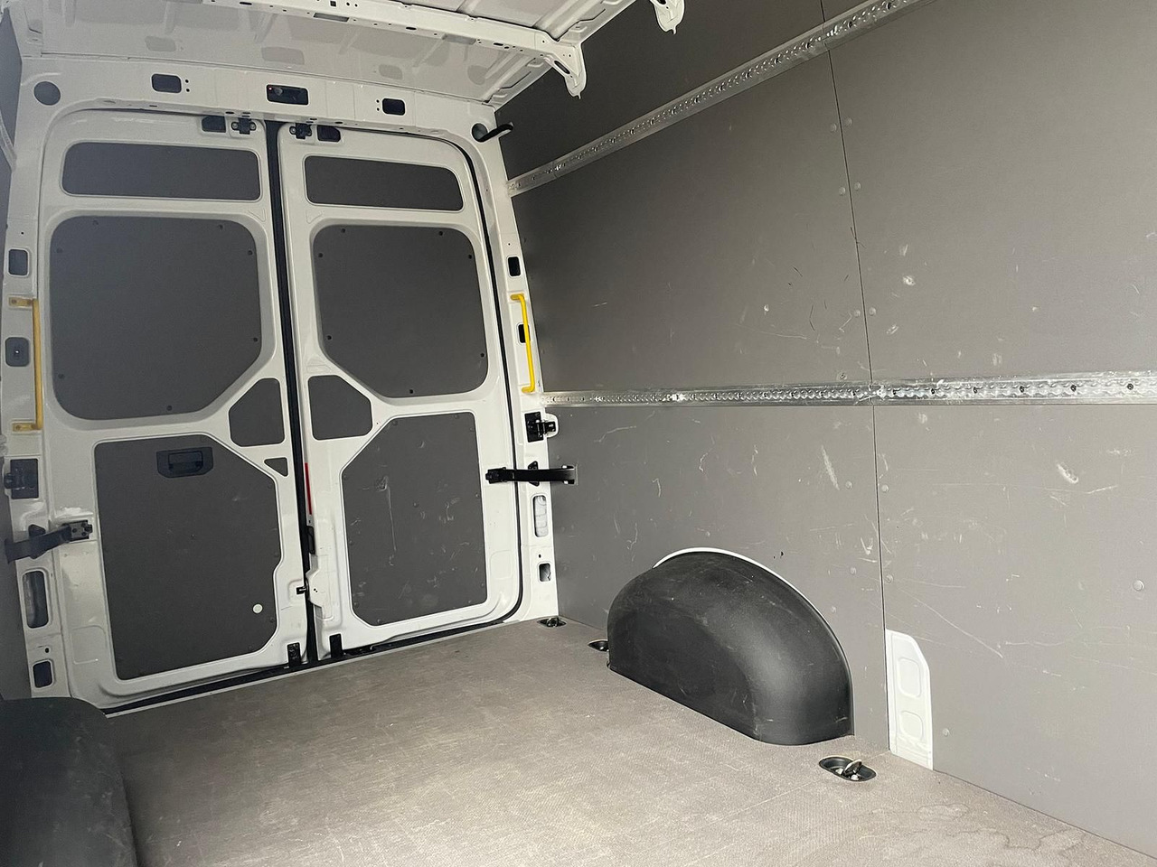 Passenger van Volkswagen Crafter Kasten 35 L3H3 KAMERA SITZHZ DAB: picture 10