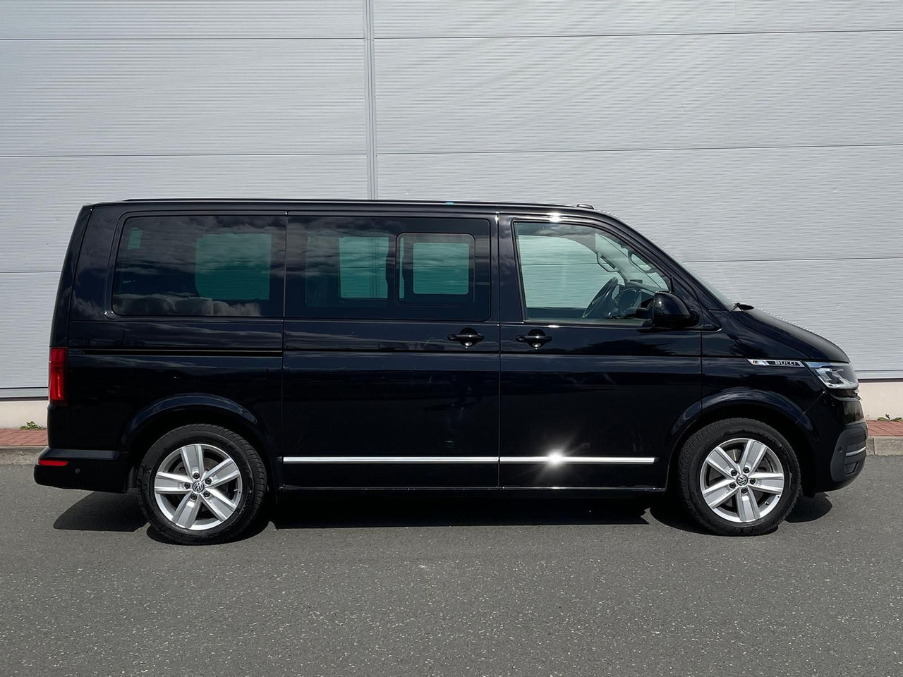 Volkswagen T6.1 Multivan Highline 4M LEDER STANDHZ SITZHZ - Minibus, Passenger van: picture 5 Volkswagen T6.1 Multivan Highline 4M LEDER STANDHZ SITZHZ - Minibus, Passenger van: picture 5