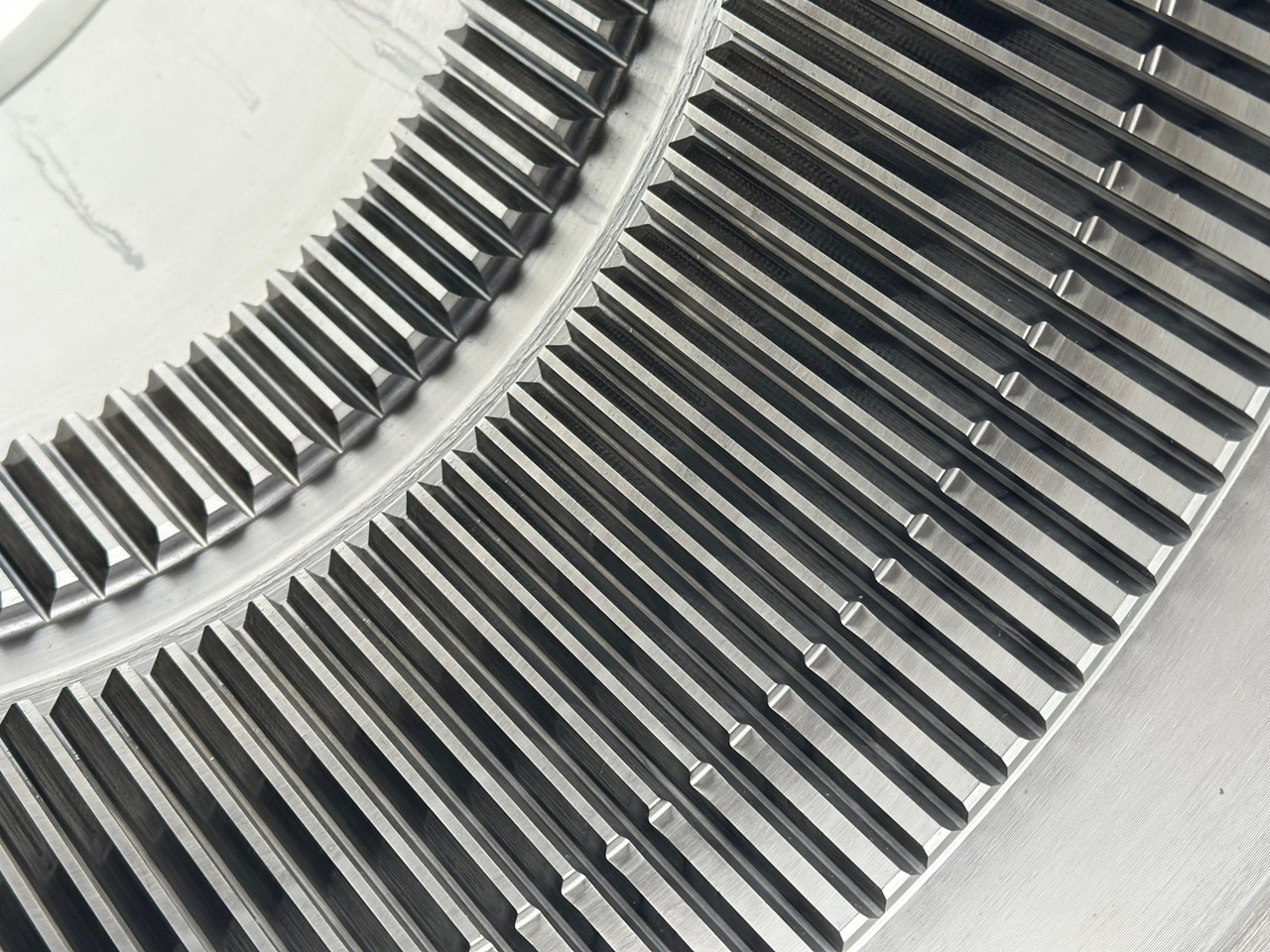 Swing motor for Drilling rig LIEBHERR Original Drehwerkantrieb Typ:DAT350/415 mit ID-Nr.927550001 – ID-Nr.90024481. R954 TR-663, HS835 HD, HS853 HD, LB24, LRB255. #927550001.0476.DK#: picture 20 Swing motor for Drilling rig LIEBHERR Original Drehwerkantrieb Typ:DAT350/415 mit ID-Nr.927550001 – ID-Nr.90024481. R954 TR-663, HS835 HD, HS853 HD, LB24, LRB255. #927550001.0476.DK#: picture 20