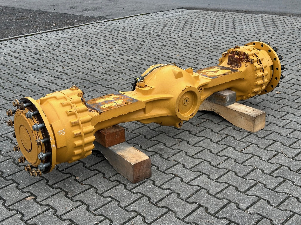 LIEBHERR Original Hinterachse-Planetenstarrachse Typ:MT-L3085. ID-Nr.10022957 – ID-Nr.10425800. L544-443, L544-445, L550-456, L554-453, L556-454. #10425800.1789310# - Rear axle for Wheel loader: picture 5 LIEBHERR Original Hinterachse-Planetenstarrachse Typ:MT-L3085. ID-Nr.10022957 – ID-Nr.10425800. L544-443, L544-445, L550-456, L554-453, L556-454. #10425800.1789310# - Rear axle for Wheel loader: picture 5