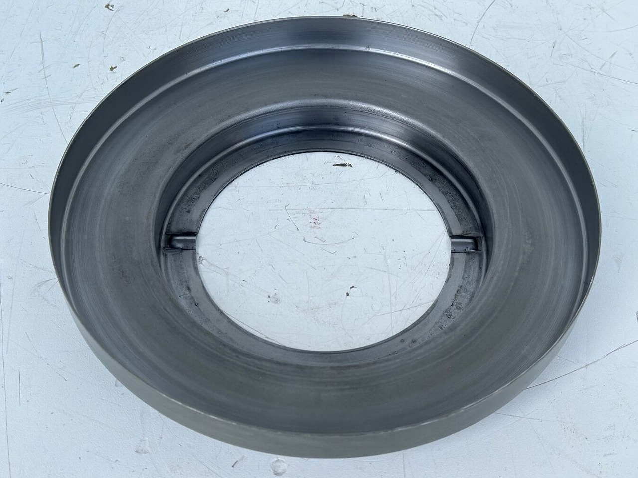 Liebherr Abdeckblech ID-Nr.90005702. SAT325/274 - SAT325/294. R936, R940, R946, R950, RZG390. #90005702.FR.40254# - Swing motor for Crawler excavator: picture 3 Liebherr Abdeckblech ID-Nr.90005702. SAT325/274 - SAT325/294. R936, R940, R946, R950, RZG390. #90005702.FR.40254# - Swing motor for Crawler excavator: picture 3