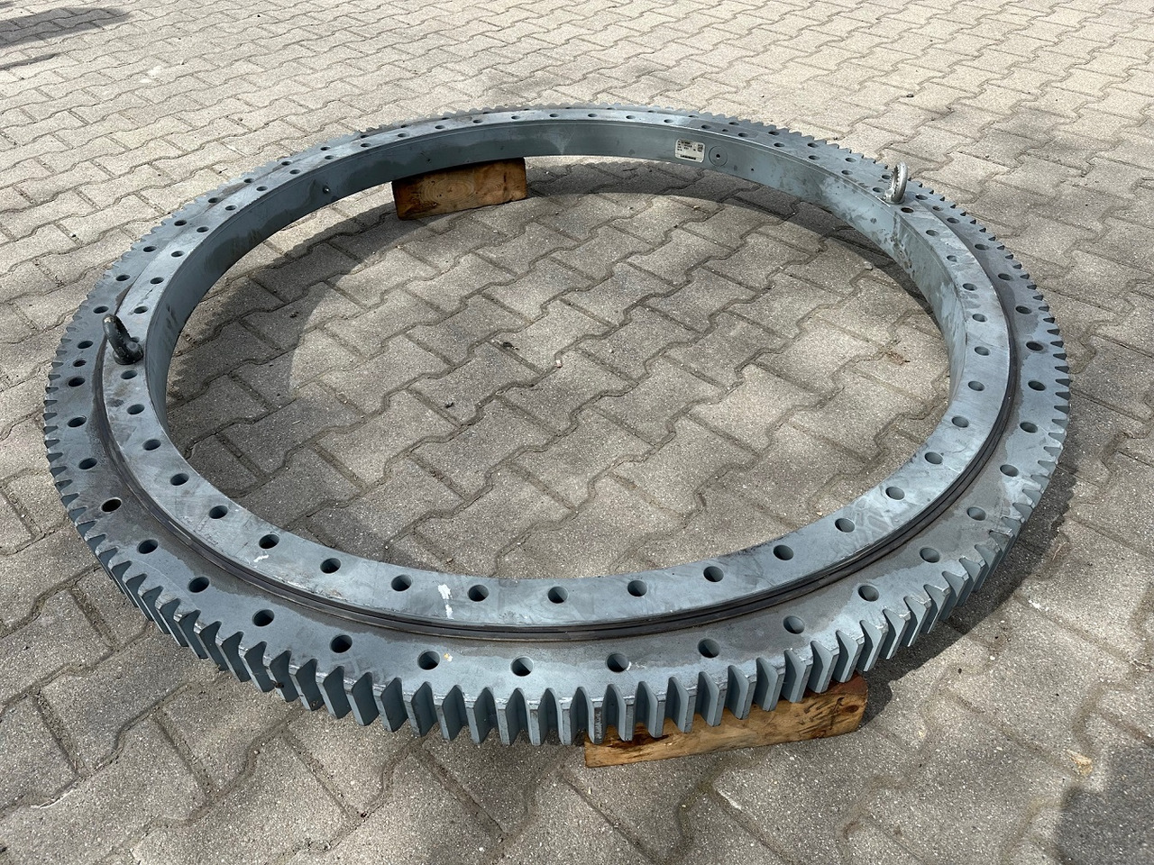 Liebherr Drehkranz - Kugeldrehverbindung Typ:KUD75 VA 007. ID-Nr.982860001. #10014# - Slewing ring for Construction machinery: picture 1 Liebherr Drehkranz - Kugeldrehverbindung Typ:KUD75 VA 007. ID-Nr.982860001. #10014# - Slewing ring for Construction machinery: picture 1