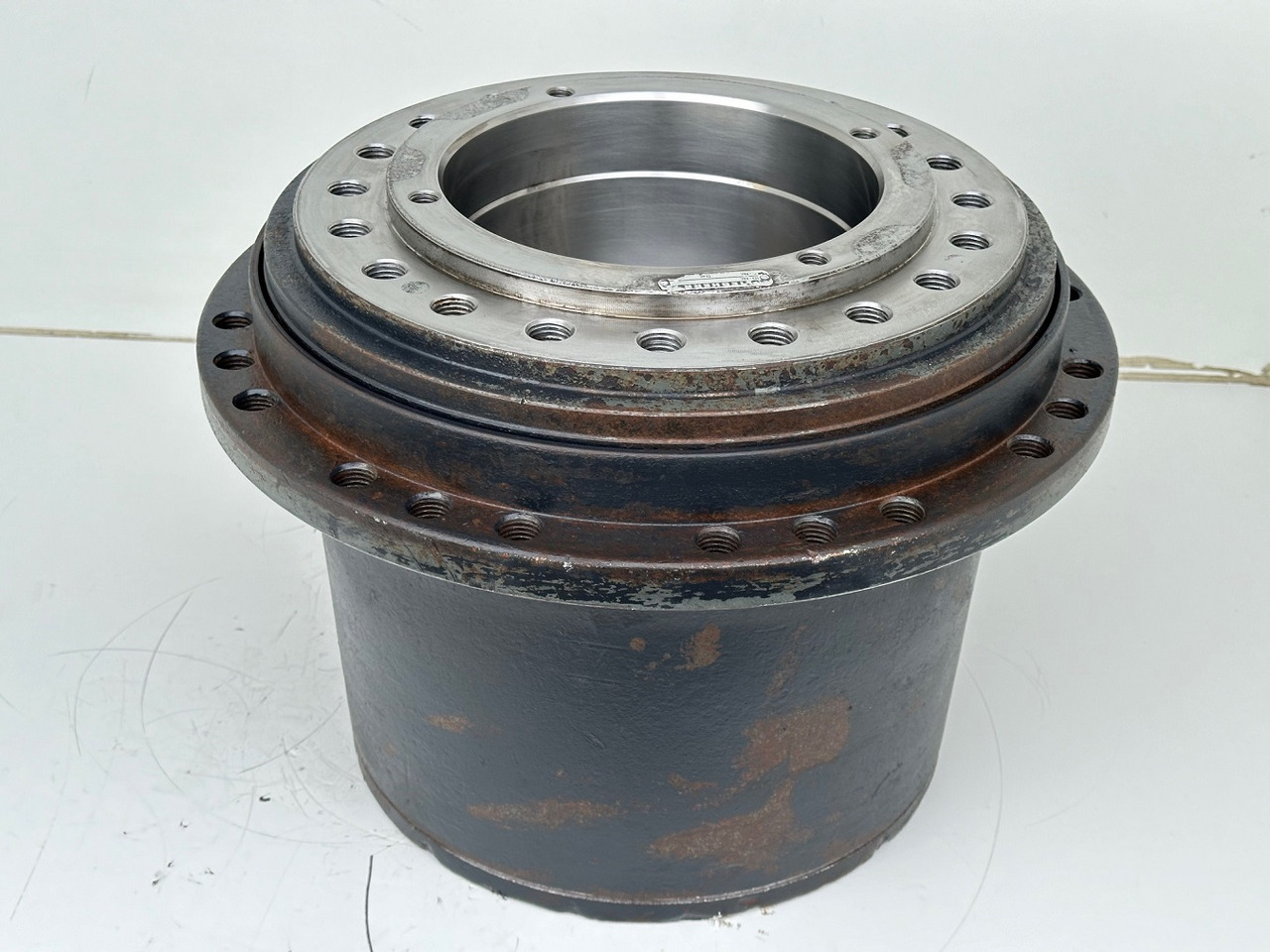 Liebherr Fahrantrieb FAT355P076. ID-Nr.969455101 - ID-Nr.969524001 - ID-Nr.90022900. LO1916, LOS916, R906, R916, R922, R924. #969455101.1647# - Final drive for Construction machinery: picture 1 Liebherr Fahrantrieb FAT355P076. ID-Nr.969455101 - ID-Nr.969524001 - ID-Nr.90022900. LO1916, LOS916, R906, R916, R922, R924. #969455101.1647# - Final drive for Construction machinery: picture 1