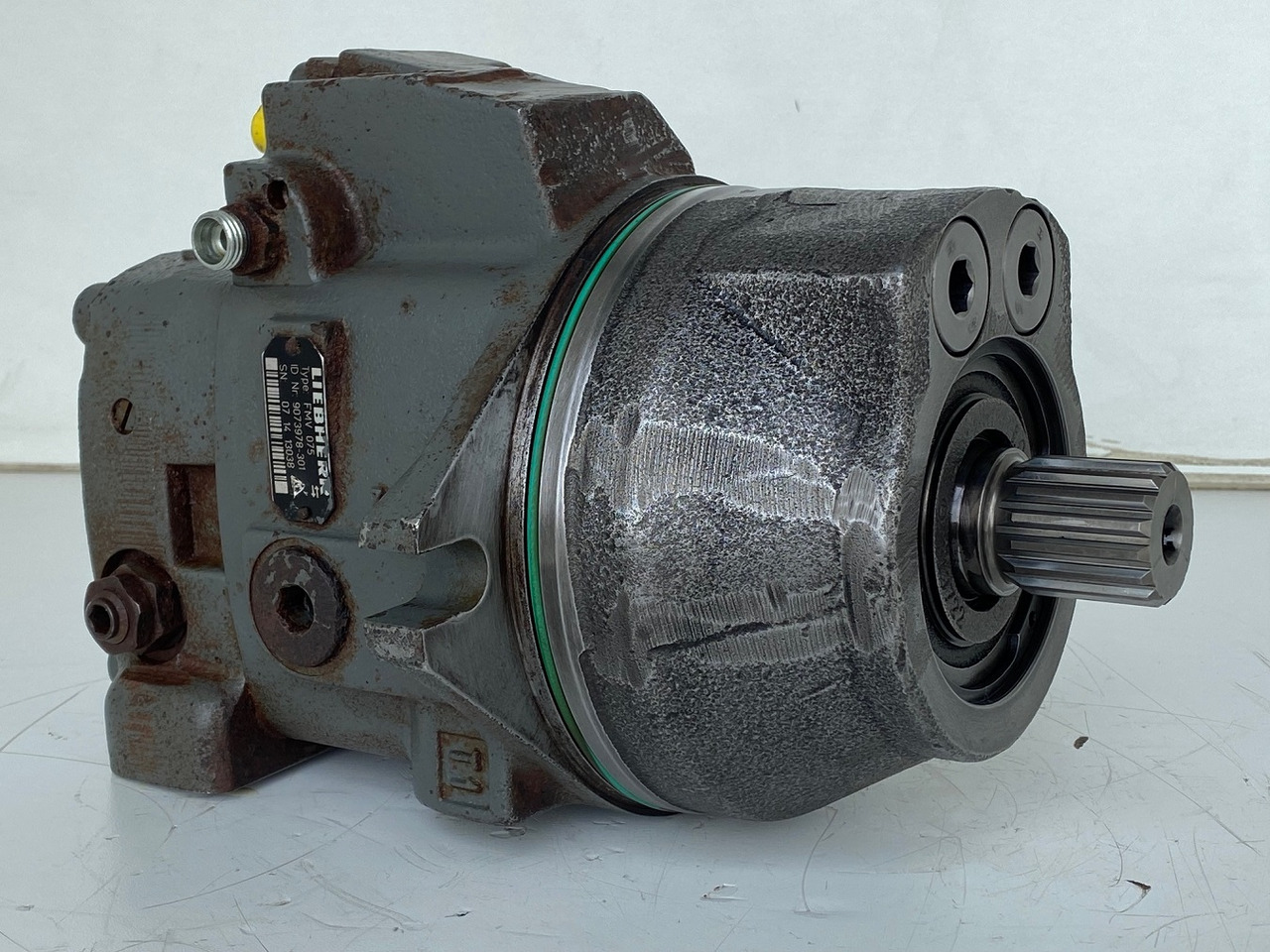 Liebherr Hydraulikeinbaumotor FMV075, ID-Nr.9073978. LOS914, LOS924, R902, R904, R912, R914, R922, R924, R924 COMP, R924 COMPA. #13038# - Hydraulic motor for Crawler excavator: picture 1 Liebherr Hydraulikeinbaumotor FMV075, ID-Nr.9073978. LOS914, LOS924, R902, R904, R912, R914, R922, R924, R924 COMP, R924 COMPA. #13038# - Hydraulic motor for Crawler excavator: picture 1