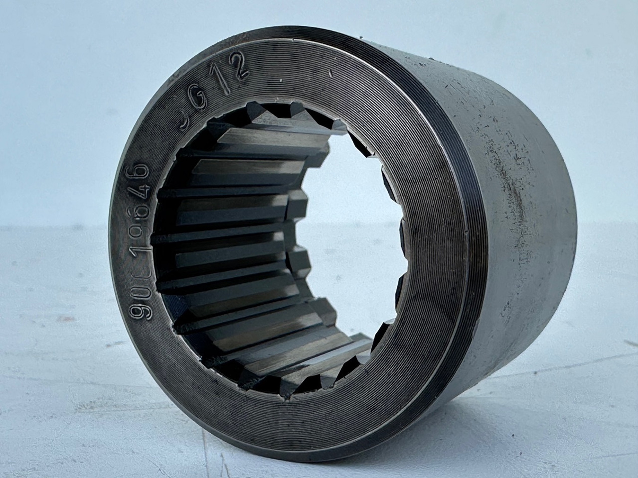 Liebherr Nabe. ID-Nr.90019646. SAT325/274. R946, R950, RZG390. #90019646.FR.40254# - Swing motor for Crawler excavator: picture 2 Liebherr Nabe. ID-Nr.90019646. SAT325/274. R946, R950, RZG390. #90019646.FR.40254# - Swing motor for Crawler excavator: picture 2