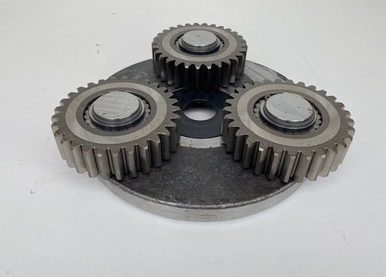 Liebherr Planetenträger mit Planetenrad ID-Nr.944300803 - ID-Nr.944301003. FAT400 - FAT400/018 - FAT400P018 - FAT400P063 - FAT400P073 - FAT400P092. #C6-2699# - Final drive for Crawler excavator: picture 2 Liebherr Planetenträger mit Planetenrad ID-Nr.944300803 - ID-Nr.944301003. FAT400 - FAT400/018 - FAT400P018 - FAT400P063 - FAT400P073 - FAT400P092. #C6-2699# - Final drive for Crawler excavator: picture 2