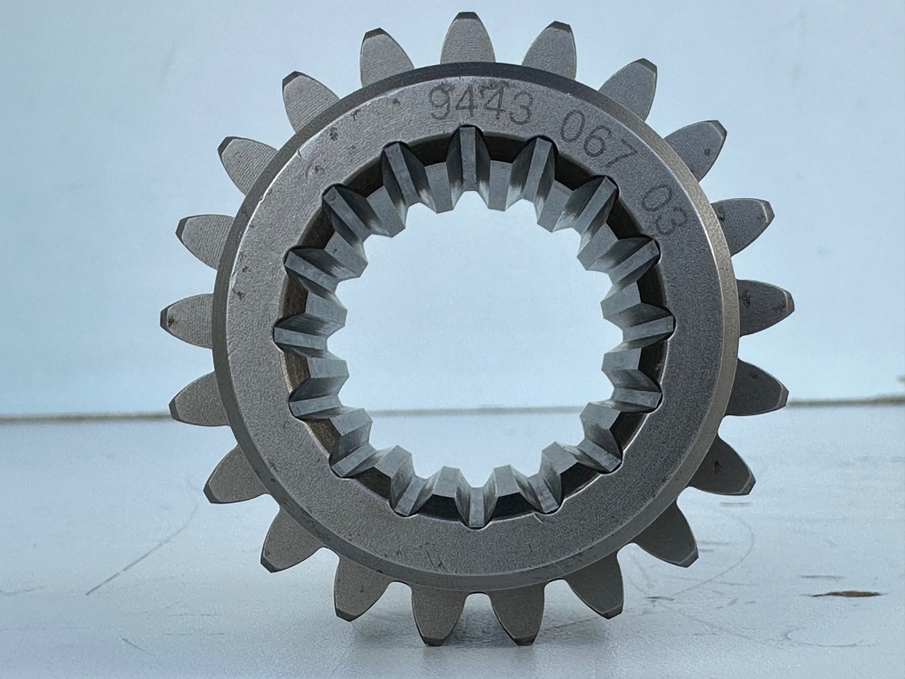 Liebherr Sonnenrad ID-Nr.9443067 - ID-Nr.944306703. SAT275/222 - SAT275/232 - SAT275/255. A932, A934, E932, P932, P934, R932, R934B, R934 C, R944 C T, R944 C TUN. #944306703.02# - Swing motor for Excavator: picture 5 Liebherr Sonnenrad ID-Nr.9443067 - ID-Nr.944306703. SAT275/222 - SAT275/232 - SAT275/255. A932, A934, E932, P932, P934, R932, R934B, R934 C, R944 C T, R944 C TUN. #944306703.02# - Swing motor for Excavator: picture 5