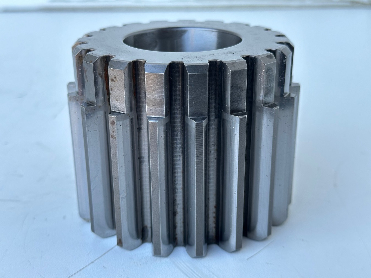 Liebherr Sonnenrad ID-Nr.969490701. FAT355P076-FAT355P077-FAT355P120. LH26,LH30C,LH40C,LO1916,LO1926,LOS916,LOS926,R906,R916,R920,R922,R924,R926. #969490701.06.08# - Final drive for Crawler excavator: picture 4 Liebherr Sonnenrad ID-Nr.969490701. FAT355P076-FAT355P077-FAT355P120. LH26,LH30C,LH40C,LO1916,LO1926,LOS916,LOS926,R906,R916,R920,R922,R924,R926. #969490701.06.08# - Final drive for Crawler excavator: picture 4